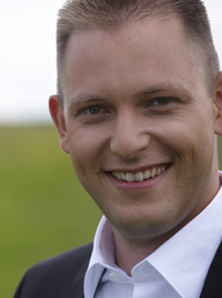 aok teleservice defacto befördert <b>Dirk Egelseer</b> zum Geschäftsführer - Dirk-Egelseer